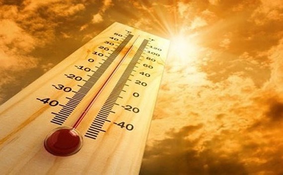 Thời tiết ngày 25.4: Nắng nóng tiếp tục trên diện rộng, Hà Nội chạm ngưỡng 40oC - Anh 1
