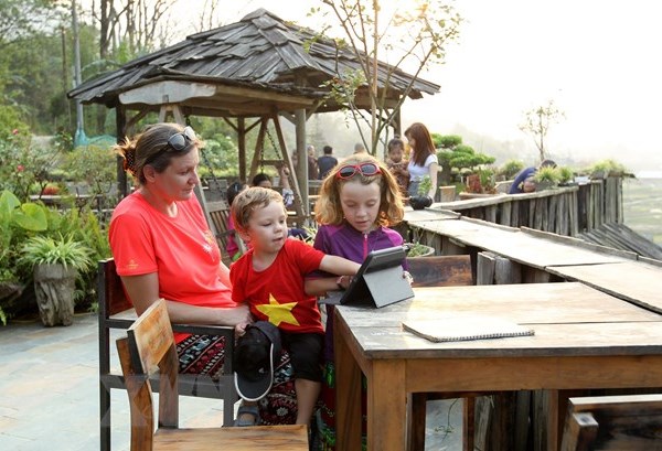 Gần 81.000 lượt du khách đến Sa Pa trong dịp nghỉ lễ 30.4 và 1.5 - Anh 1