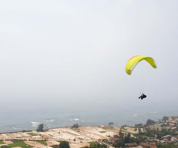 Lễ hội dù lượn đầu tiên trên đảo Lý Sơn - Anh 2