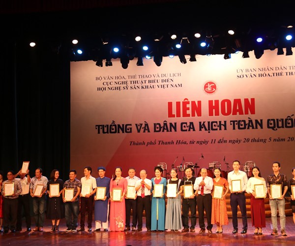 Bế mạc Liên hoan Tuồng và dân ca kịch toàn quốc 2019: Lửa nghề vẫn cháy... - Anh 2
