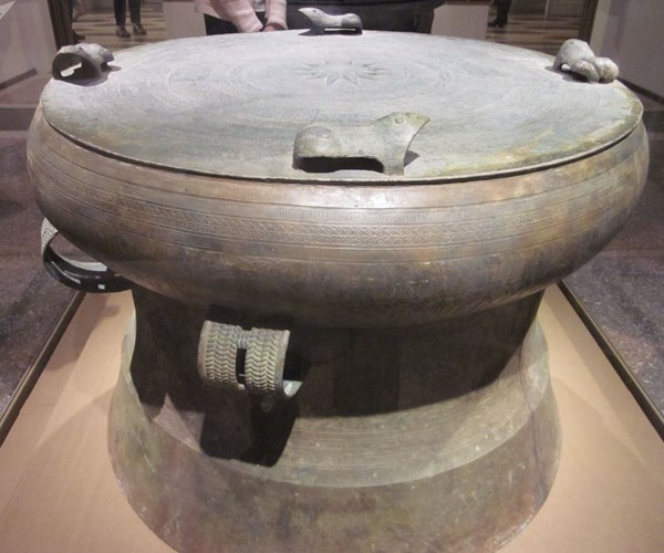 Thủ tướng Nguyễn Xuân Phúc thăm Triển lãm “Những nền văn hoá cổ Việt Nam” tại St.Petersburg - Anh 3