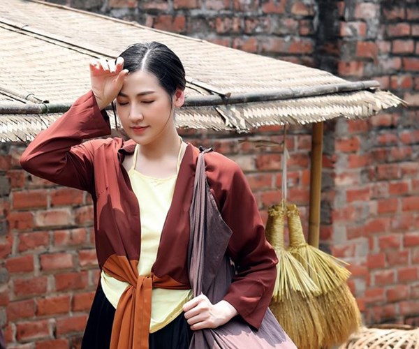 A Hau Tu Anh bat ngo tai xuat sau sinh trong ao tu than – Nghi van lan san dien anh? - Anh 1
