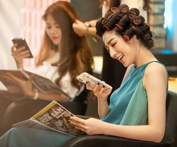 A Hau Tu Anh bat ngo tai xuat sau sinh trong ao tu than – Nghi van lan san dien anh? - Anh 4