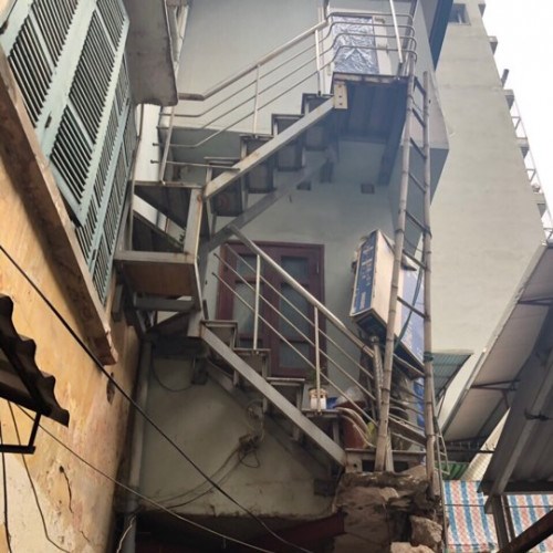 Hà Nội: Vì sao biệt thự cổ 187 Bà Triệu có nguy cơ đổ sập không được xử lý? - Anh 1