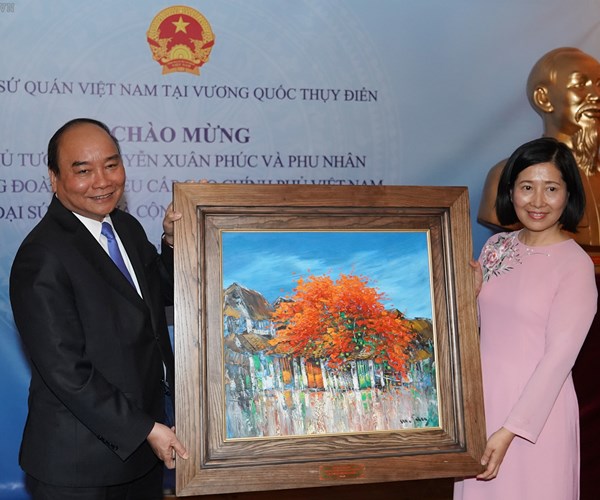Thủ tướng nói chuyện với bà con kiều bào tại Thụy Điển - Anh 3