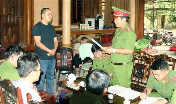 Bắt giam Giám đốc doanh nghiệp lạm dụng tín nhiệm chiếm đoạt tài sản - Anh 1