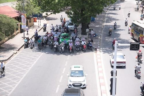 Nắng nóng gay gắt, có nơi trên 40oC kéo dài trong nhiều ngày tới - Anh 1