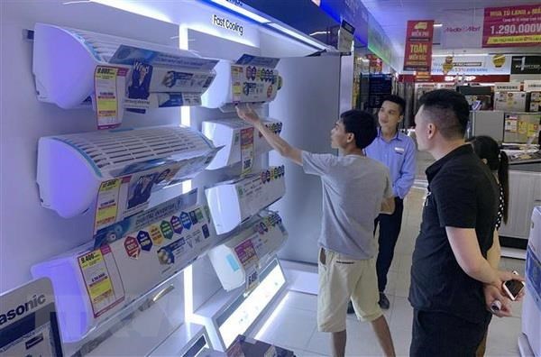 Sôi động thị trường các mặt hàng làm mát, chống nóng - Anh 1