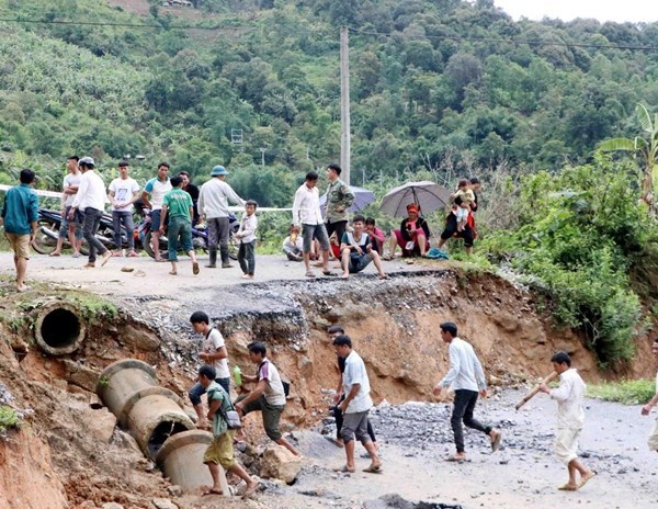 Lai Châu: Sạt lở nghiêm trọng một số tuyến đường giao thông huyết mạch - Anh 1