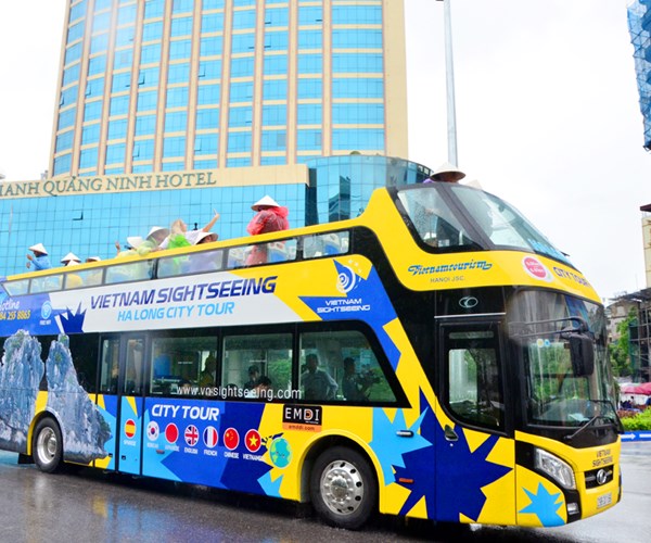 Khám phá phong cảnh vịnh Hạ Long với xe buýt 2 tầng - Anh 1