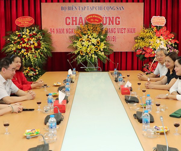 Thứ trưởng Trịnh Thị Thủy chúc mừng các cơ quan báo chí nhân Ngày Báo chí cách mạng Việt Nam - Anh 4