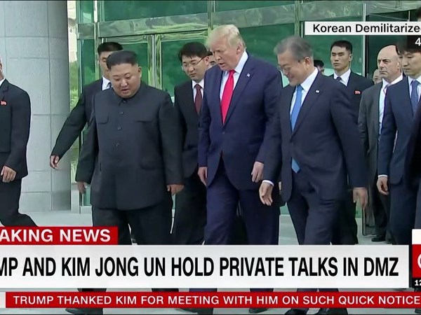 Tổng thống Mỹ đầu tiên đến Triều Tiên - Anh 2