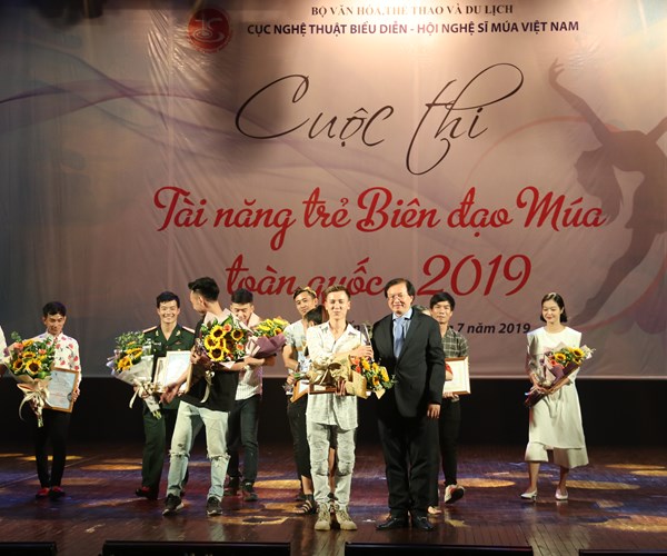 Bế mạc Cuộc thi Tài năng trẻ Biên đạo Múa toàn quốc - 2019 - Anh 1