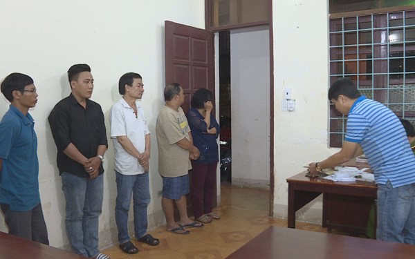 Đắk Lắk: Triệt phá thêm đường dây lô, đề quy mô lớn - Anh 1