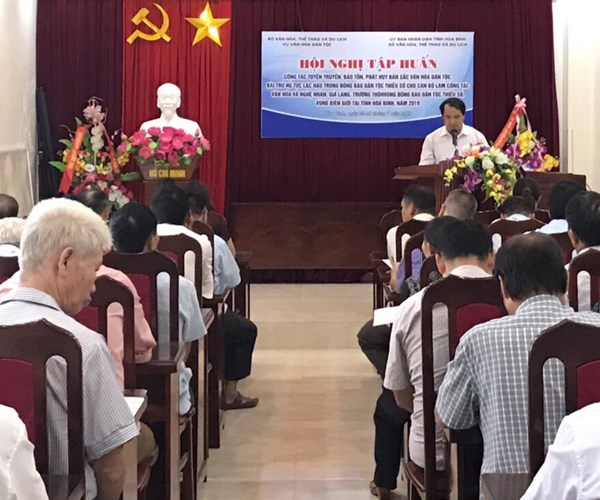 Tập huấn công tác tuyên truyền bảo tồn, phát huy bản sắc văn hóa dân tộc - Anh 1