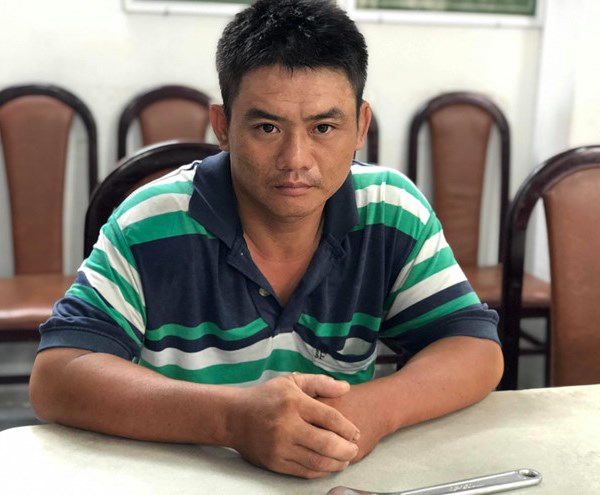 Trộm hàng loạt dải phân cách để... bán sắt vụn - Anh 1