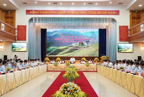 Thủ tướng nghe các tỉnh miền núi phía Bắc góp ý chiến lược phát triển - Anh 1