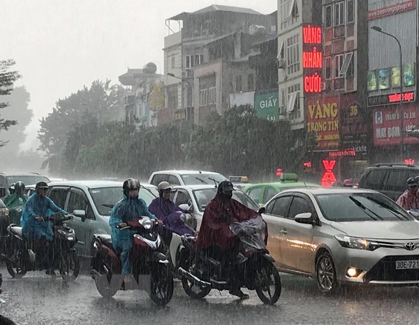 Thời tiết đêm 30 ngày 31.7: Hà Nội đêm và sáng sớm mưa dông, đề phòng lốc, sét - Anh 1