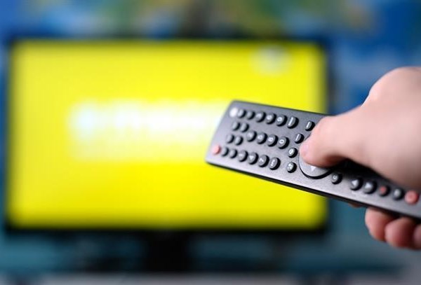 Thời gian xem TV truyền thống của người Anh ngày càng giảm - Anh 1
