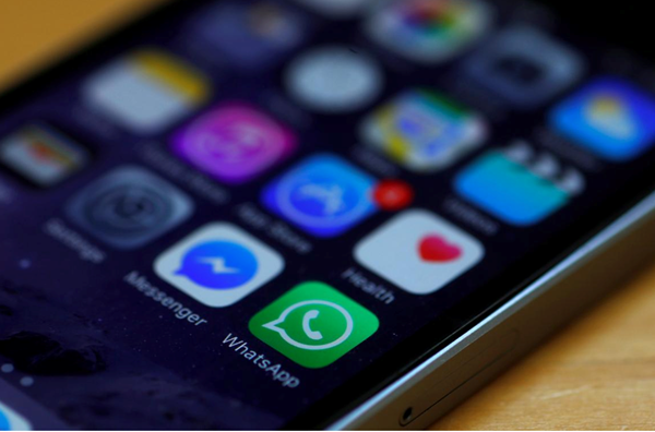 Apple hạn chế một số tính năng ứng dụng nhắn tin của Facebook - Anh 1
