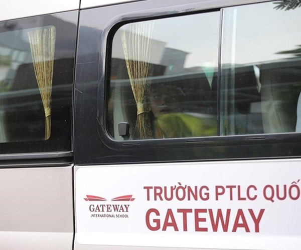 Siết quản lý xe hợp đồng sau vụ học sinh trường Gateway tử vong - Anh 1