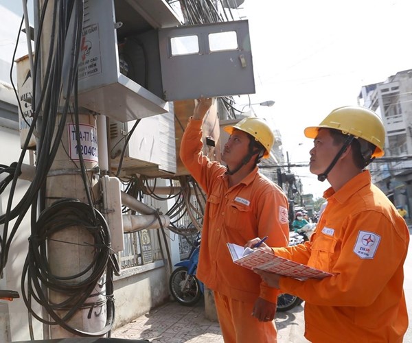 Thường trực Chính phủ: Không để thiếu điện trong bất kỳ tình huống nào - Anh 2