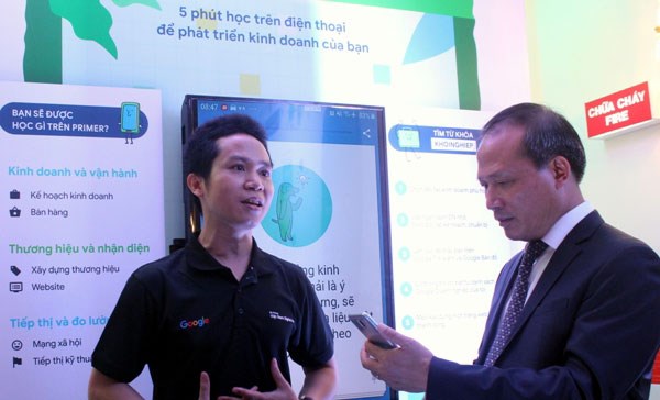 Thương mại điện tử thay đổi diện mạo khi nhiều người có kỹ năng số - Anh 1