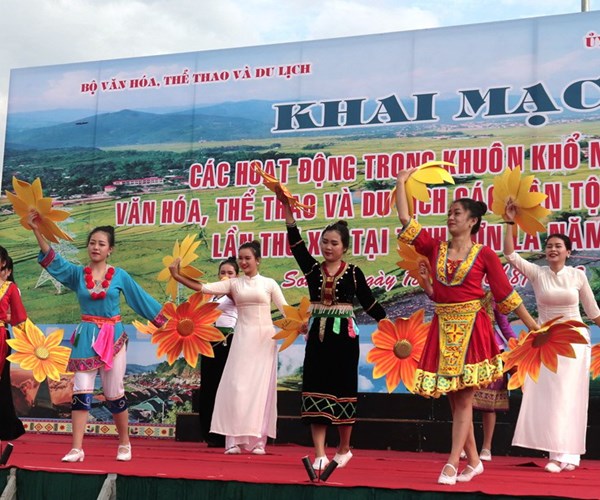 Đặc sắc, quyến rũ trong Ngày hội VHTTDL các dân tộc vùng Tây Bắc 2019 - Anh 1