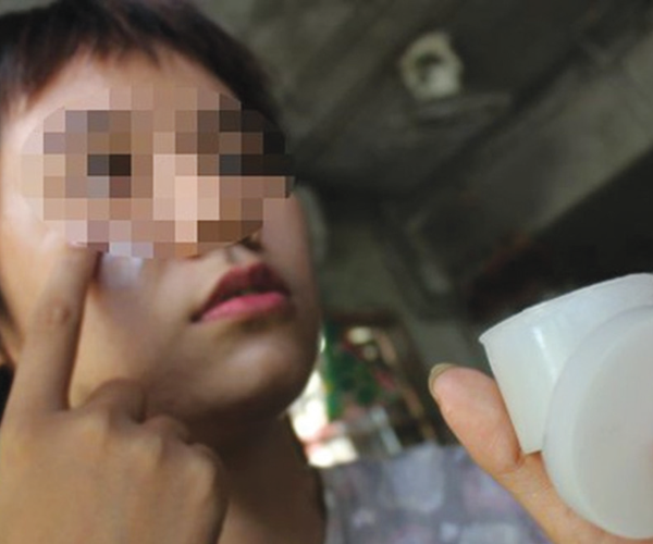 Vì sao họ cứ “điếc không sợ súng”? - Anh 2
