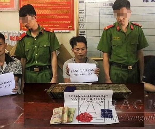 Bắc Kạn: Bắt giữ 3 đối tượng vận chuyển 22 bánh heroin - Anh 1