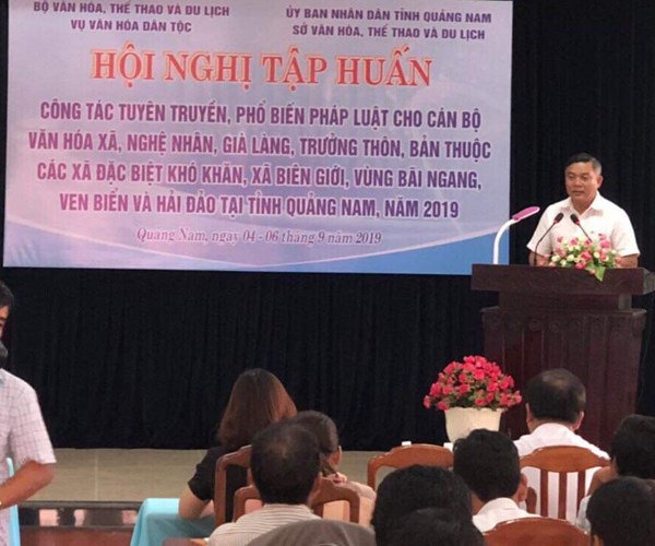 Tập huấn tuyên truyền, phổ biến pháp luật cho nghệ nhân, già làng, trưởng thôn, bản - Anh 1