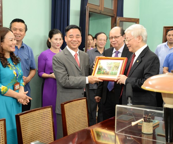 Nửa thế kỷ bảo tồn và phát huy giá trị Khu di tích Phủ Chủ tịch: Vẹn nguyên hơi ấm của Người - Anh 1