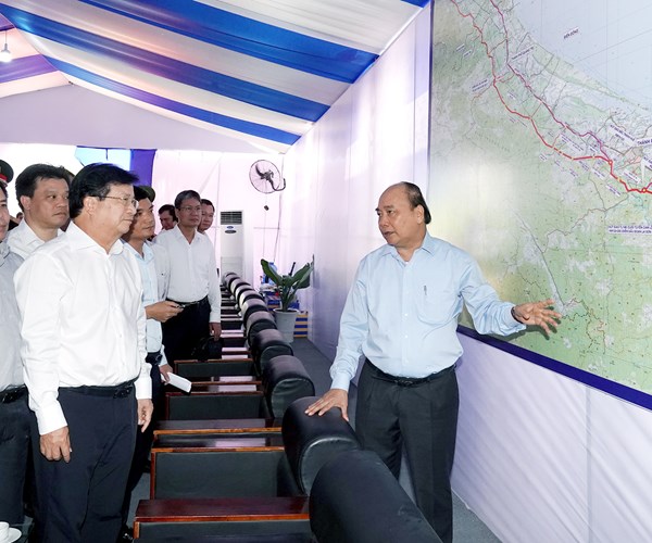 Thủ tướng: Tuyến đầu tiên của cao tốc Bắc-Nam phía Đông phải là hình mẫu - Anh 3