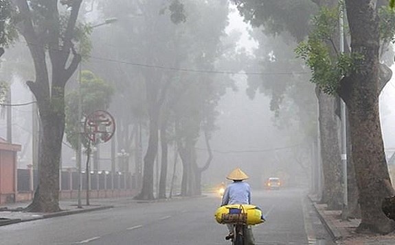 Bắc Bộ sáng sớm có sương mù, trời lạnh về đêm và sáng - Anh 1