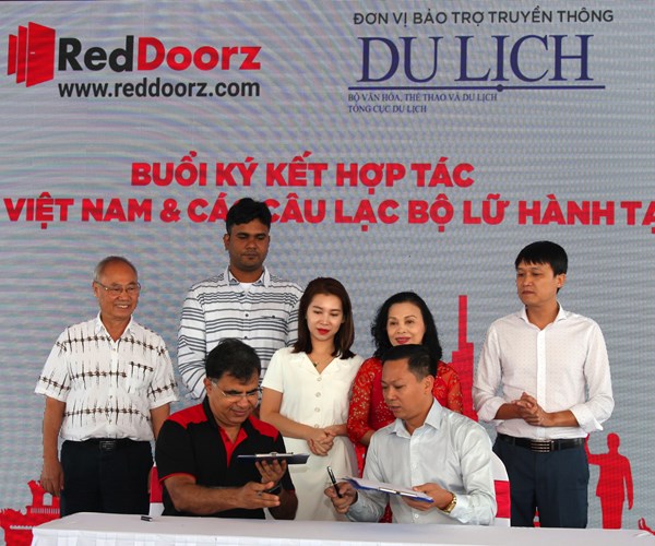 Việt Nam đang phát triển du lịch hết sức mạnh mẽ - Anh 1