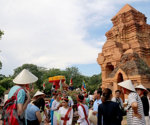 Đồng bào Chăm ở Bình Thuận nô nức đón Lễ hội Katê 2019 - Anh 2
