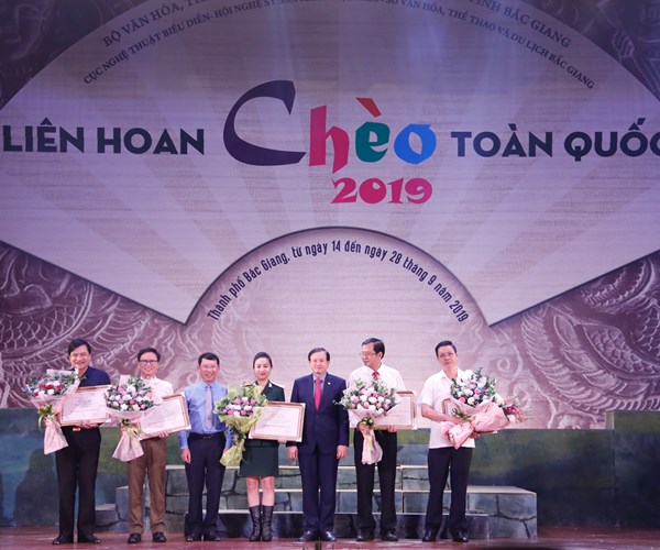 Bế mạc Liên hoan chèo toàn quốc 2019: Tôn vinh nghệ thuật chèo truyền thống - Anh 1