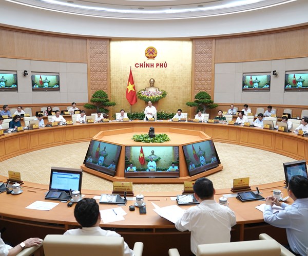 Thủ tướng: Tình hình 9 tháng tốt hơn so với dự báo - Anh 2
