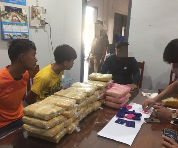 Phá đường dây vận chuyển 215.000 viên ma tuý tổng hợp tại khu vực biên giới - Anh 1