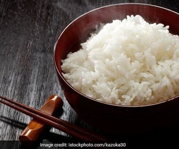 5 sai lầm khi ăn cơm cực kì tai hại nhiều người mắc phải - Anh 1