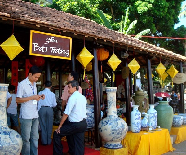 Bát Tràng- điểm du lịch làng nghề tiêu biểu của Hà Nội và cả nước - Anh 1
