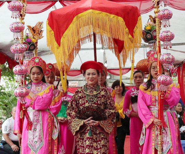 Giao lưu thực hành tín ngưỡng thờ Mẫu Tam phủ của người Việt - Anh 2