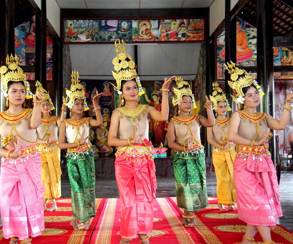 Xiêm Cán- ngôi chùa lộng lẫy nhất trong hệ thống chùa Khmer ở Nam Bộ - Anh 2