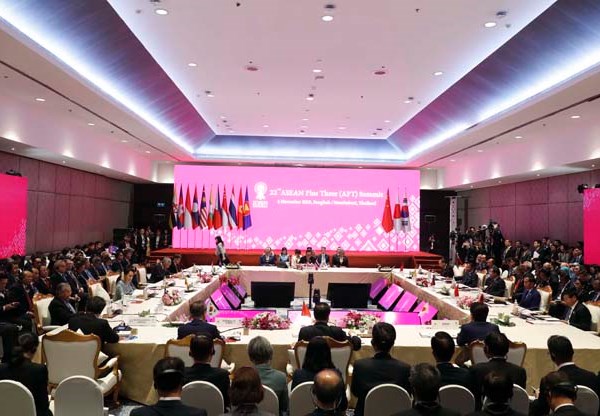 Thủ tướng: ASEAN+3 cần hợp tác duy trì và thúc đẩy tự do hóa thương mại - Anh 3