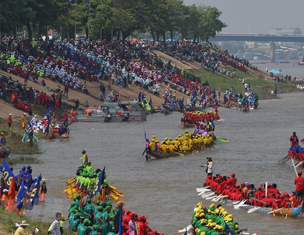 Hơn 4 triệu du khách đổ về Phnom Penh dự Lễ hội Nước 2019 - Anh 1