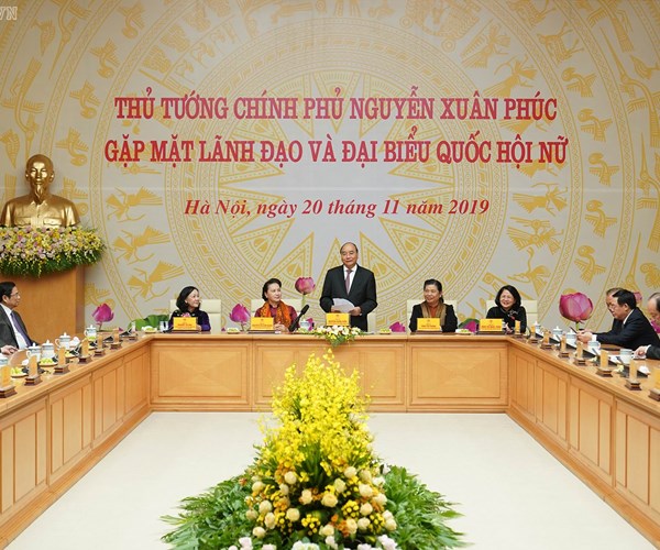 Sự tham gia lãnh đạo của phụ nữ là nhân tố không thể thiếu đối với sự phát triển - Anh 3