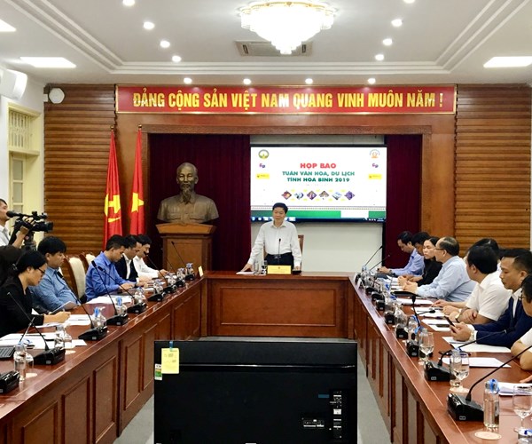 Lần đầu tiên tổ chức Tuần Văn hoá, Du lịch tỉnh Hoà Bình - Anh 1