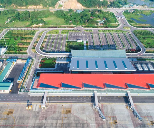 Quảng Ninh: “Mở cửa bầu trời” đón thế giới từ Cảng HKQT Vân Đồn - Anh 1