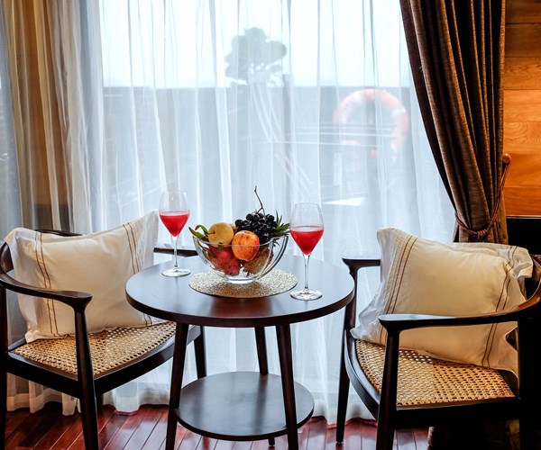 Chuyến đi đáng giá trên vịnh Hạ Long - Anh 5