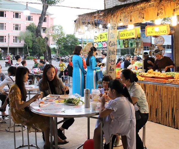 Hội chợ Du lịch quốc tế Cần Thơ thu hút người dân và du khách - Anh 8